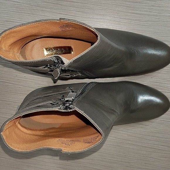 Halogen 'Sadee' Lace-Up Almond Toe Bootie, Grey Leather, Womens Size 9.5 M - Picture 8 of 11